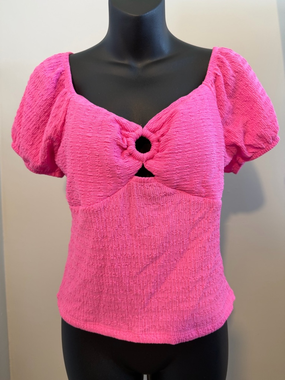 No Boundaries Hot Pink Puff-Sleeve Textured Top with Front Ring Key Hole Cut Out